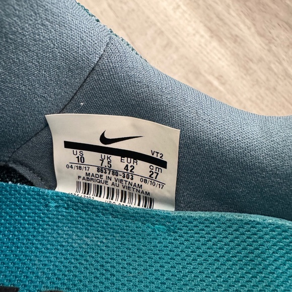 Nike LunarEpic FlyKnit 2 Running Shoes - Picture 6 of 7